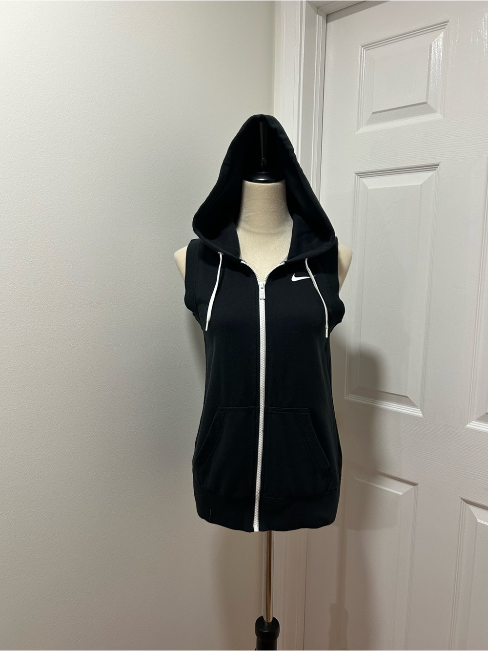 Nike Black Sleeveless Zip-Up Hoodie Vest with White Accents